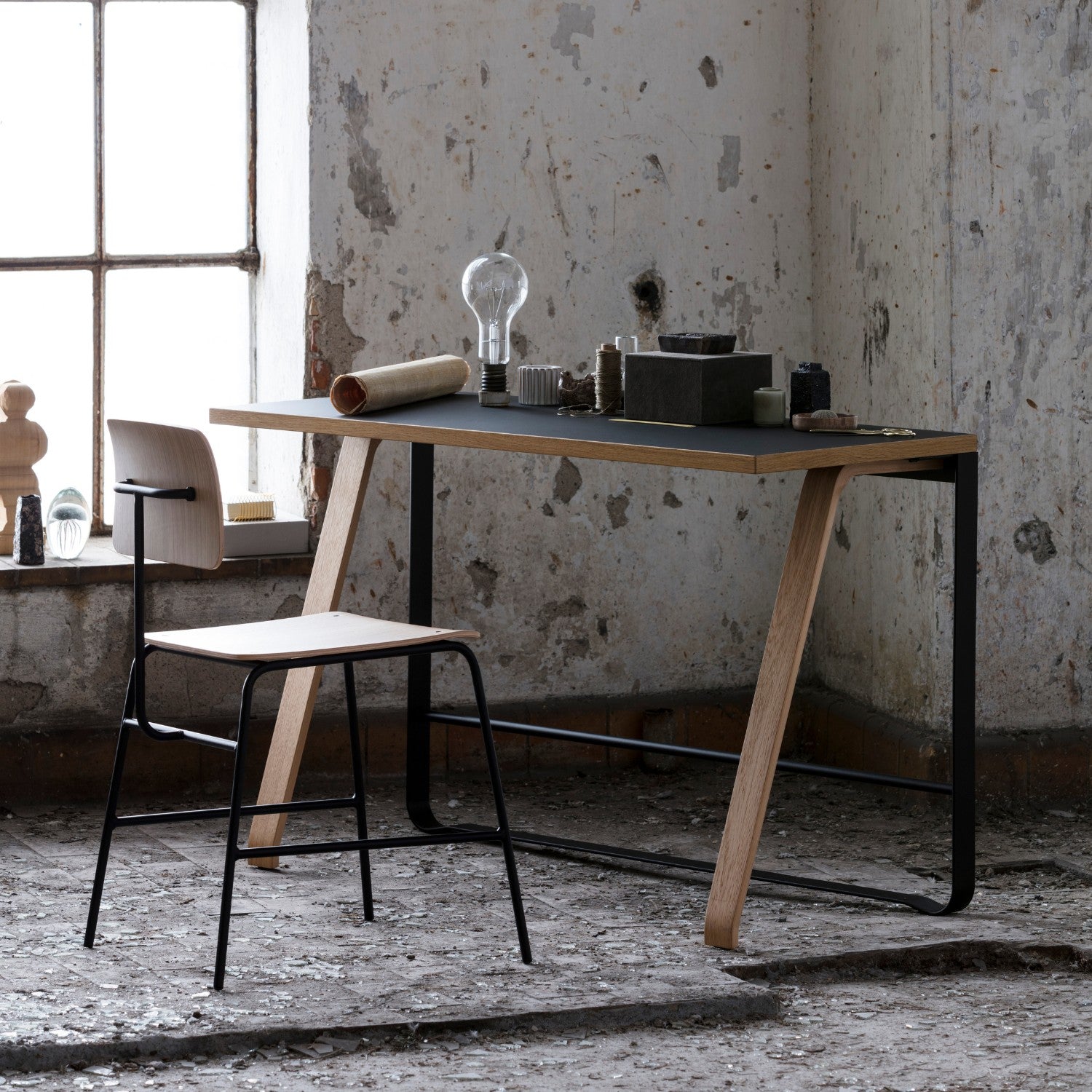 HEMINGWAY - Desk